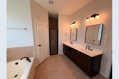 7718 Veranda Drive, Cove, TX 77523 - Photo 6