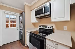 10615 Briar Forest Dr, Houston, TX 77042 - Photo 18