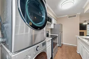 10615 Briar Forest Dr, Houston, TX 77042 - Photo 24