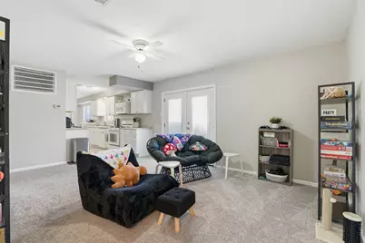 914 Temple Circle, Hitchcock, TX 77563 - Photo 8