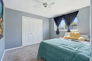 914 Temple Cir, Hitchcock, TX 77563 - Photo 12