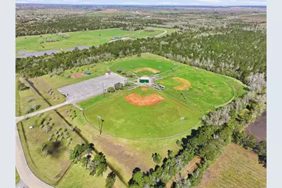 914 Temple Circle, Hitchcock, TX 77563 - Photo 16