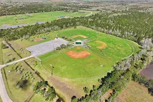 914 Temple Cir, Hitchcock, TX 77563 - Photo 16