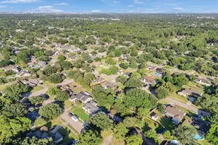1208 Piney Woods Dr, Friendswood, TX 77546 - Photo 8