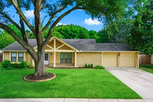 1208 Piney Woods Dr, Friendswood, TX 77546 - Photo 1