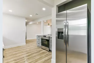 2014 15th Avenue N, Texas City, TX 77590 - Photo 4