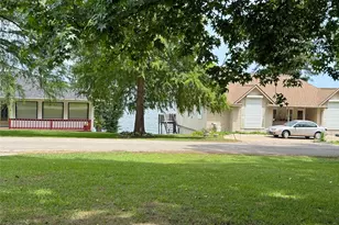 192 Sam Houston Loop, Point Blank, TX 77364 - Photo 2