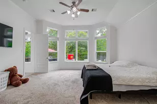 13812 N Lake Branch Ln, Houston, TX 77044 - Photo 24