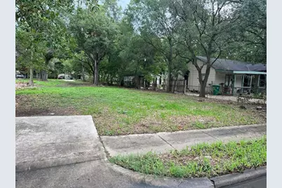 144 W Houston Avenue, Pasadena, TX 77502 - Photo 2
