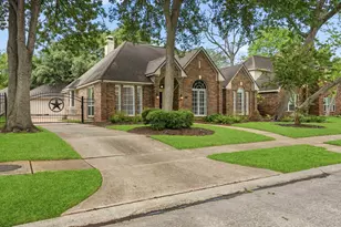 6714 Morningside Dr, Sugar Land, TX 77479 - Photo 2