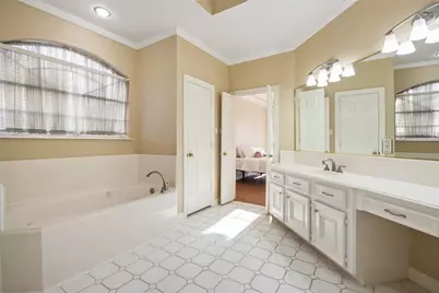 8411 Rockford Hall Drive, Spring, TX 77379 - Photo 12