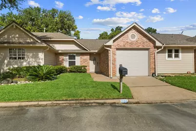 702 W Country Grove Circle, Pearland, TX 77584 - Photo 1