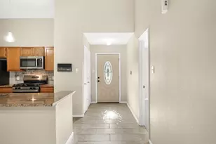 702 W Country Grove Cir, Pearland, TX 77584 - Photo 4