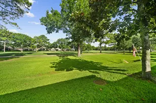 702 W Country Grove Cir, Pearland, TX 77584 - Photo 24