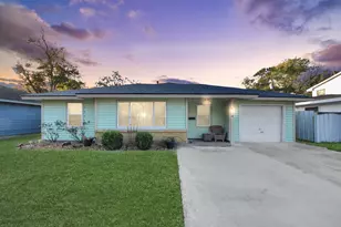 221 W 4th St, Deer Park, TX 77536 - Photo 1