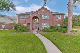 2115 Aberdeen Dr, League City, TX 77573 - Photo 1