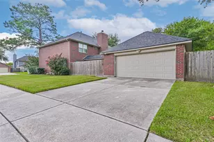 2115 Aberdeen Dr, League City, TX 77573 - Photo 4