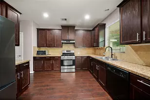 2910 Lakecrest Ridge Dr, Katy, TX 77493 - Photo 6