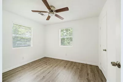 61 Hicks Loop W, Cleveland, TX 77328 - Photo 22