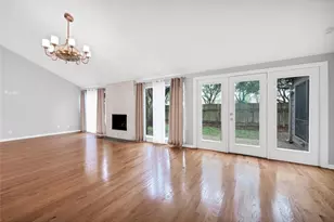 2239 Kinbrook Dr, Houston, TX 77077 - Photo 2