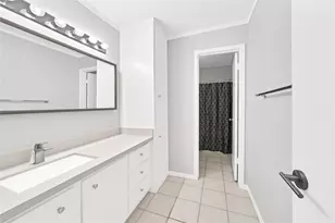 2239 Kinbrook Dr, Houston, TX 77077 - Photo 8