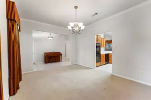 423 Tallow Dr, Conroe, TX 77385 - Photo 8
