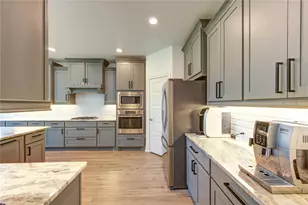 2415 Flowering Brook Ln, Sugar Land, TX 77479 - Photo 8