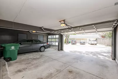 1219 Banks Street #1, Houston, TX 77006 - Photo 32