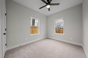 929 Green Meadow Ln, Houston, TX 77091 - Photo 12