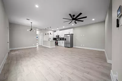 929 Green Meadow Lane #B, Houston, TX 77091 - Photo 4