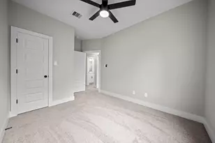 929 Green Meadow Ln, Houston, TX 77091 - Photo 14