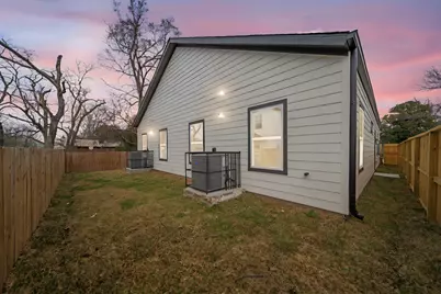 929 Green Meadow Lane #B, Houston, TX 77091 - Photo 32
