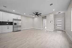929 Green Meadow Ln, Houston, TX 77091 - Photo 14