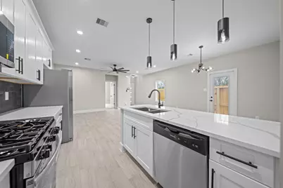 929 Green Meadow Lane #B, Houston, TX 77091 - Photo 2