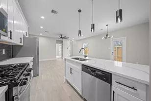 929 Green Meadow Ln, Houston, TX 77091 - Photo 2