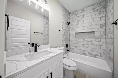 929 Green Meadow Lane #B, Houston, TX 77091 - Photo 8