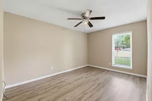 3008 Hunnington Dr, Conroe, TX 77303 - Photo 16
