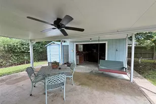 2637 Hampton Ln, Port Neches, TX 77651 - Photo 22