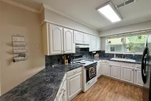 2637 Hampton Ln, Port Neches, TX 77651 - Photo 8