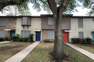 1039-1045 N Chenango St, Angleton, TX 77515 - Photo 2