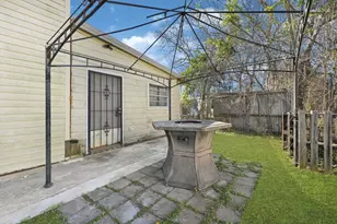 610 12th St, Dickinson, TX 77539 - Photo 34
