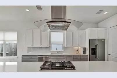 8706 Ojeman Creek Lane, Houston, TX 77055 - Photo 14