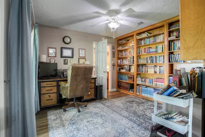 426 Brook Hollow Drive, Huntsville, TX 77340 - Photo 18