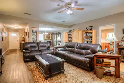 426 Brook Hollow Drive, Huntsville, TX 77340 - Photo 8