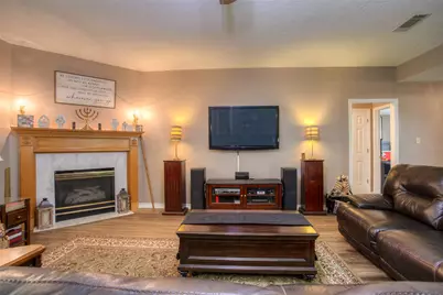 426 Brook Hollow Drive, Huntsville, TX 77340 - Photo 10