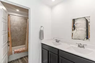 2930 Crown Gate Dr, Houston, TX 77047 - Photo 20