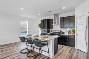 2930 Crown Gate Dr, Houston, TX 77047 - Photo 4