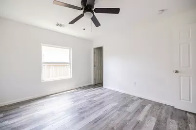 11938 Greenglen Drive, Houston, TX 77044 - Photo 14