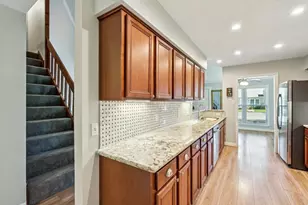 64 Hideaway Dr, Friendswood, TX 77546 - Photo 10