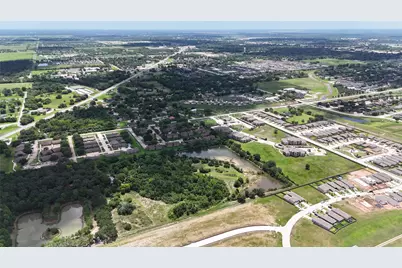 101 Julie K Lane, Angleton, TX 77515 - Photo 10